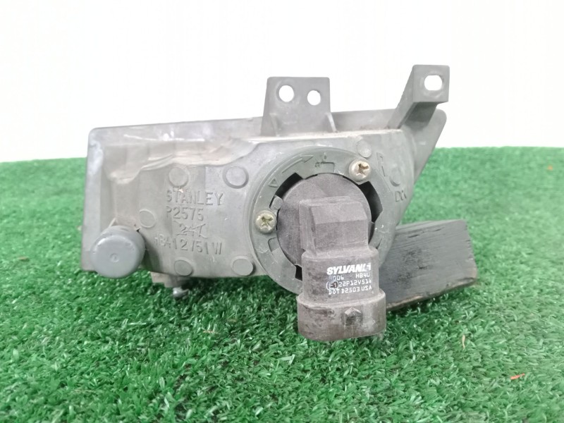 Recambio de faro antiniebla derecho para mazda 2 (dy) 1.4 referencia OEM IAM SIN REFERENCIA 2.PINES 