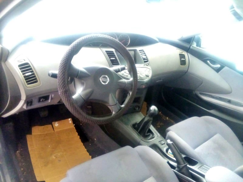 nissan primera hatchback (p12) del año 2002