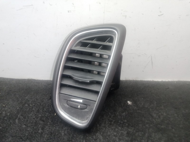 Recambio de aireador delantero izquierdo para renault scénic iv (j9_) 1.3 tce 140 referencia OEM IAM 687612210R  