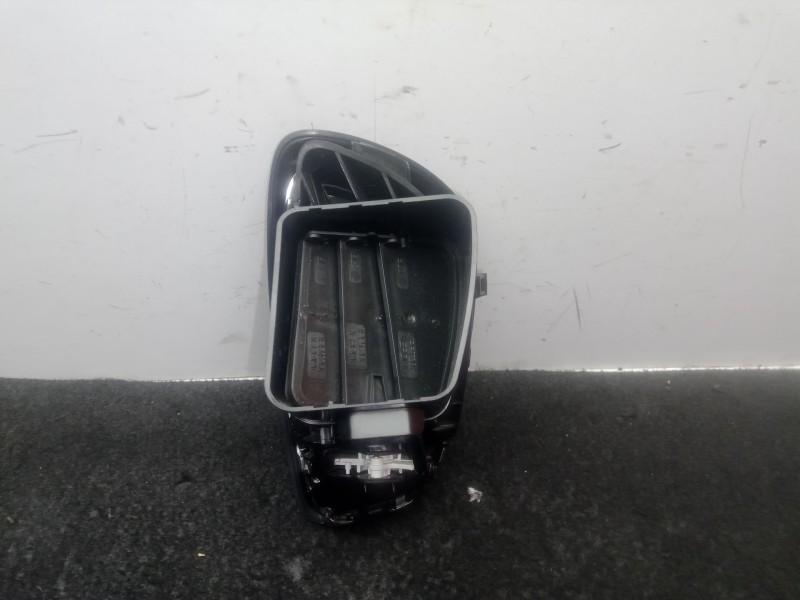 Recambio de aireador delantero izquierdo para renault scénic iv (j9_) 1.3 tce 140 referencia OEM IAM 687612210R  