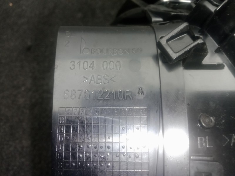 Recambio de aireador delantero izquierdo para renault scénic iv (j9_) 1.3 tce 140 referencia OEM IAM 687612210R  