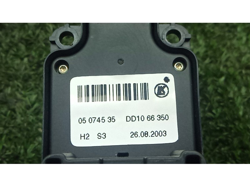 Recambio de mando elevalunas delantero izquierdo para mazda 2 (dy) 1.4 referencia OEM IAM 05074535 - DD1066350 4.BOTONES 