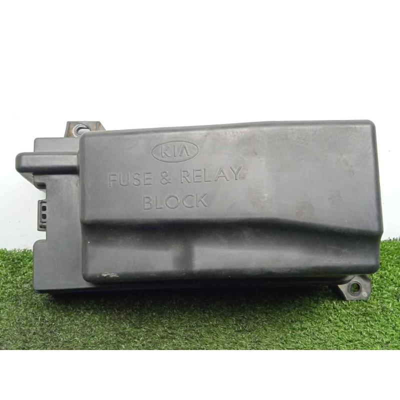 Recambio de caja reles / fusibles para kia sorento 2.5 crdi referencia OEM IAM 911613E010-1006C04031  