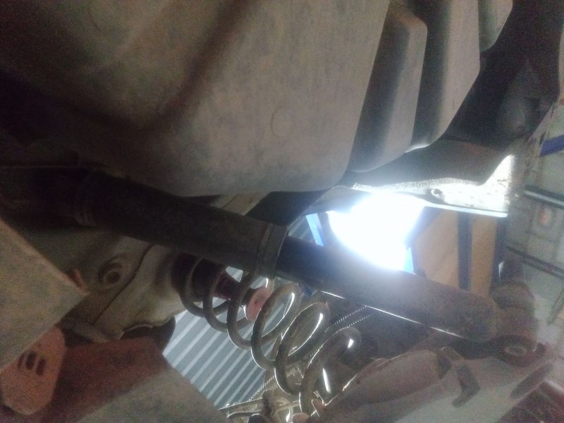 Recambio de amortiguador trasero derecho para renault scénic iv (j9_) 1.3 tce 140 referencia OEM IAM   