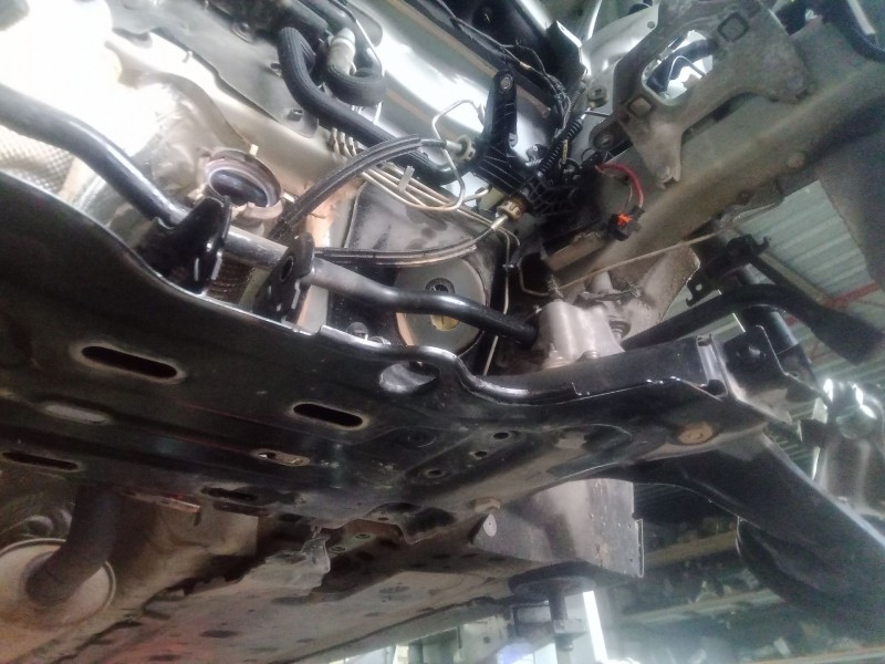 Recambio de puente delantero para renault scénic iv (j9_) 1.3 tce 140 referencia OEM IAM   