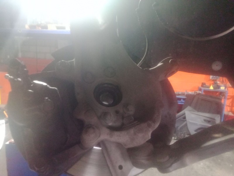 Recambio de mangueta delantera derecha para renault scénic iv (j9_) 1.3 tce 140 referencia OEM IAM   