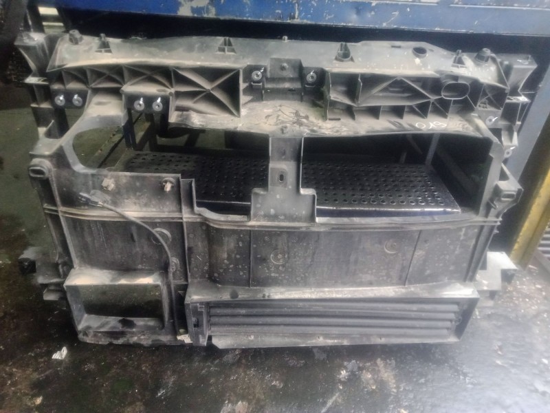 Recambio de panel frontal para renault scénic iv (j9_) 1.3 tce 140 referencia OEM IAM   