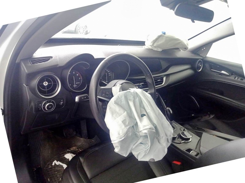 alfa romeo stelvio (949_) del año 2018