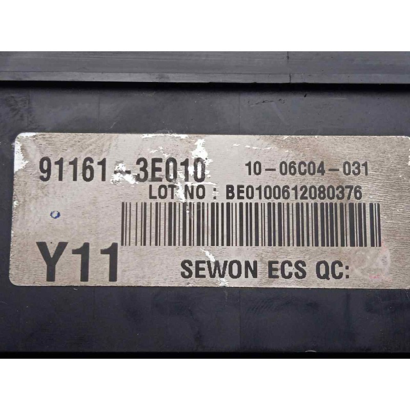 Recambio de caja reles / fusibles para kia sorento 2.5 crdi referencia OEM IAM 911613E010-1006C04031  