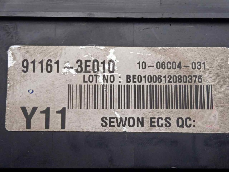 Recambio de caja reles / fusibles para kia sorento 2.5 crdi referencia OEM IAM 911613E010-1006C04031  