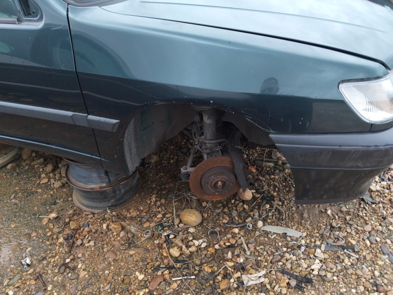 Recambio de aleta delantera derecha para peugeot 306 (7b, n3, n5) 1.4 sl referencia OEM IAM   