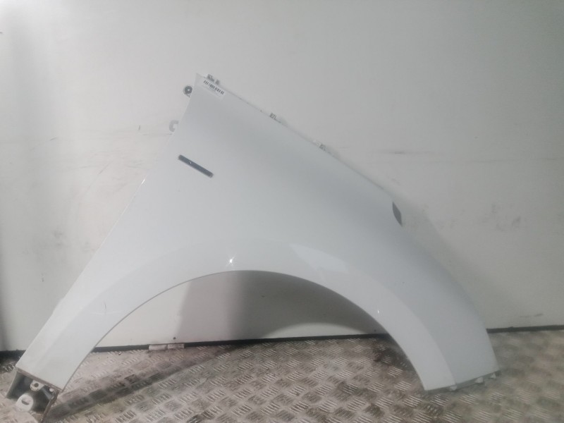 Recambio de aleta delantera derecha para renault scénic iv (j9_) 1.3 tce 140 referencia OEM IAM  BLANCO 