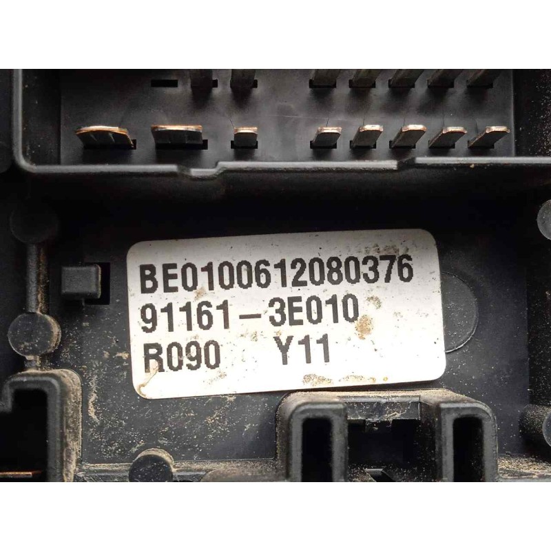 Recambio de caja reles / fusibles para kia sorento 2.5 crdi referencia OEM IAM 911613E010-1006C04031  