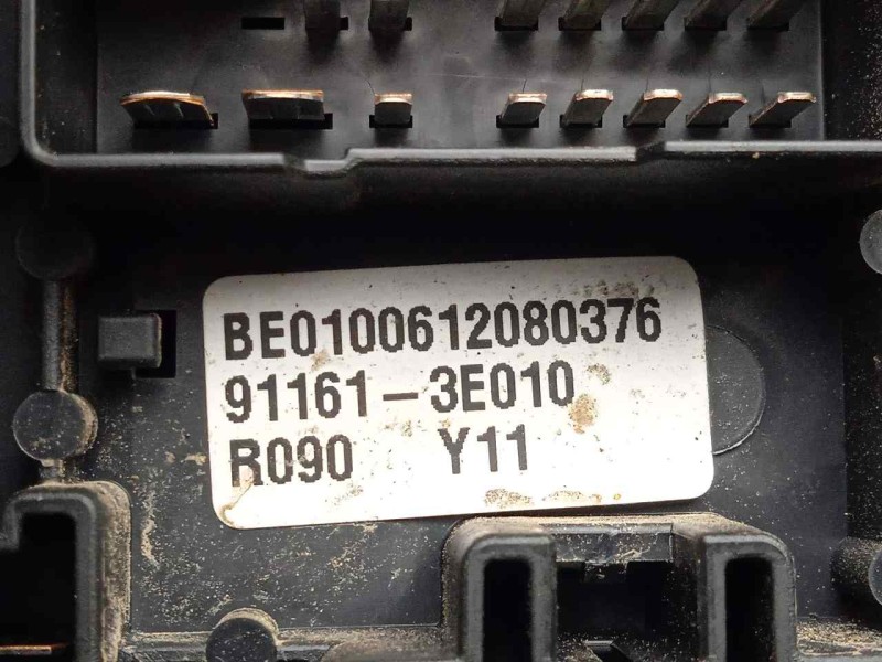 Recambio de caja reles / fusibles para kia sorento 2.5 crdi referencia OEM IAM 911613E010-1006C04031  