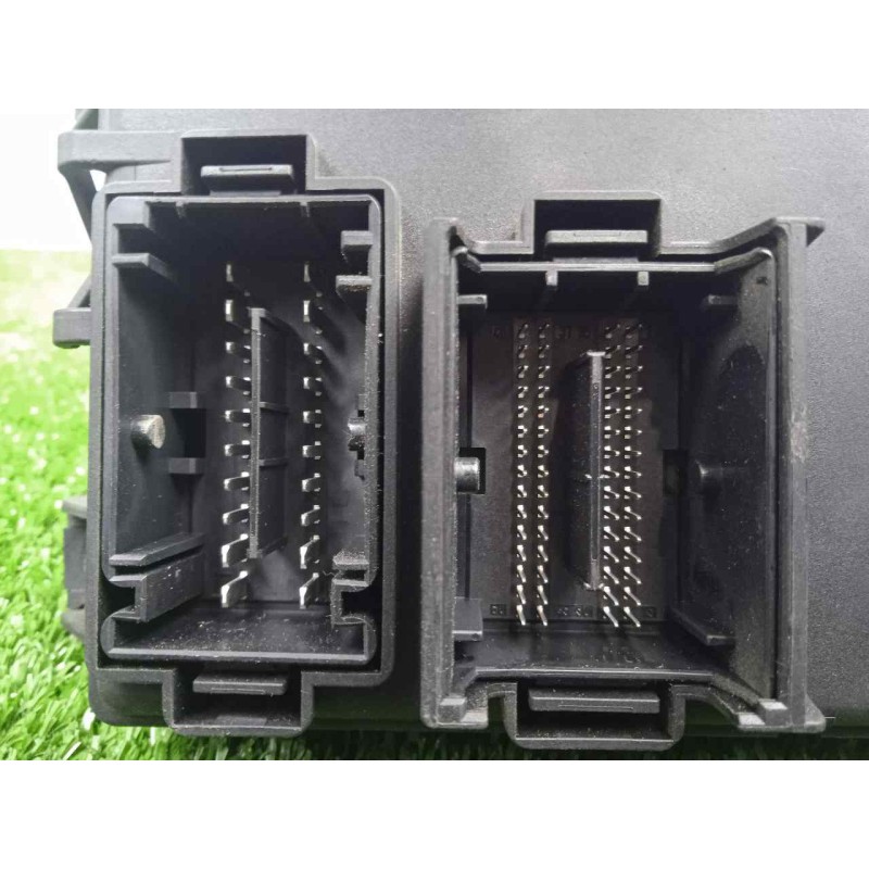 Recambio de caja reles / fusibles para fiat grande punto (199) 1.4 referencia OEM IAM 51795429-00517954290-28070022 DELPHI 