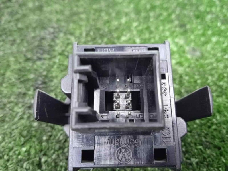 Recambio de regulador faros para volkswagen golf v berlina (1k1) 1.9 tdi referencia OEM IAM 1K0941333D CON.REGULADOR.CUADRO 