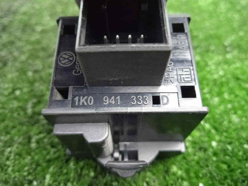 Recambio de regulador faros para volkswagen golf v berlina (1k1) 1.9 tdi referencia OEM IAM 1K0941333D CON.REGULADOR.CUADRO 