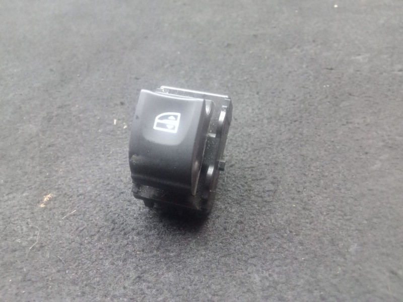 Recambio de mando elevalunas trasero izquierdo para renault scénic iv (j9_) 1.3 tce 140 referencia OEM IAM 254214896R  