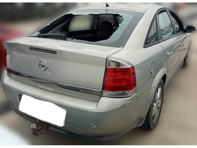 opel vectra c berlina del año 2004