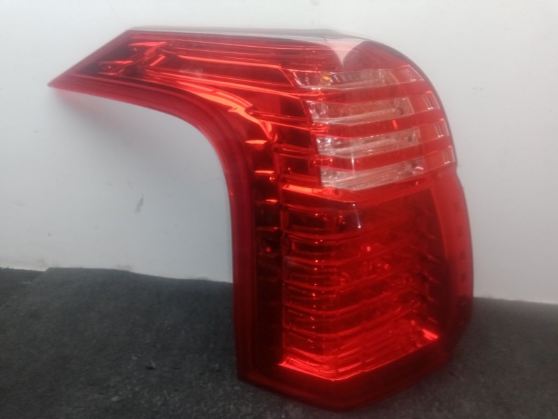 Recambio de piloto trasero izquierdo para peugeot 5008 (0u_, 0e_) 1.6 hdi referencia OEM IAM .  