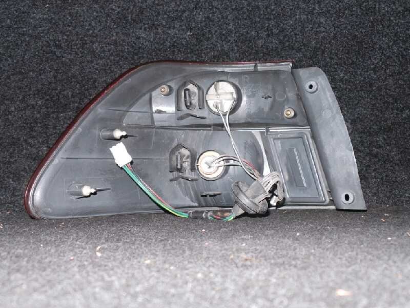 Recambio de piloto trasero derecho para mazda 626 berlina (gf) 2.0 turbodiesel referencia OEM IAM   EXTERIOR