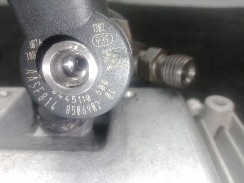 Recambio de inyector para mini mini countryman (r60) one d referencia OEM IAM 0445110600 - 850690204 BOSCH 