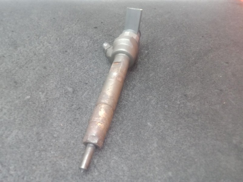 Recambio de inyector para mini mini countryman (r60) one d referencia OEM IAM 0445110600 - 850690204 BOSCH 