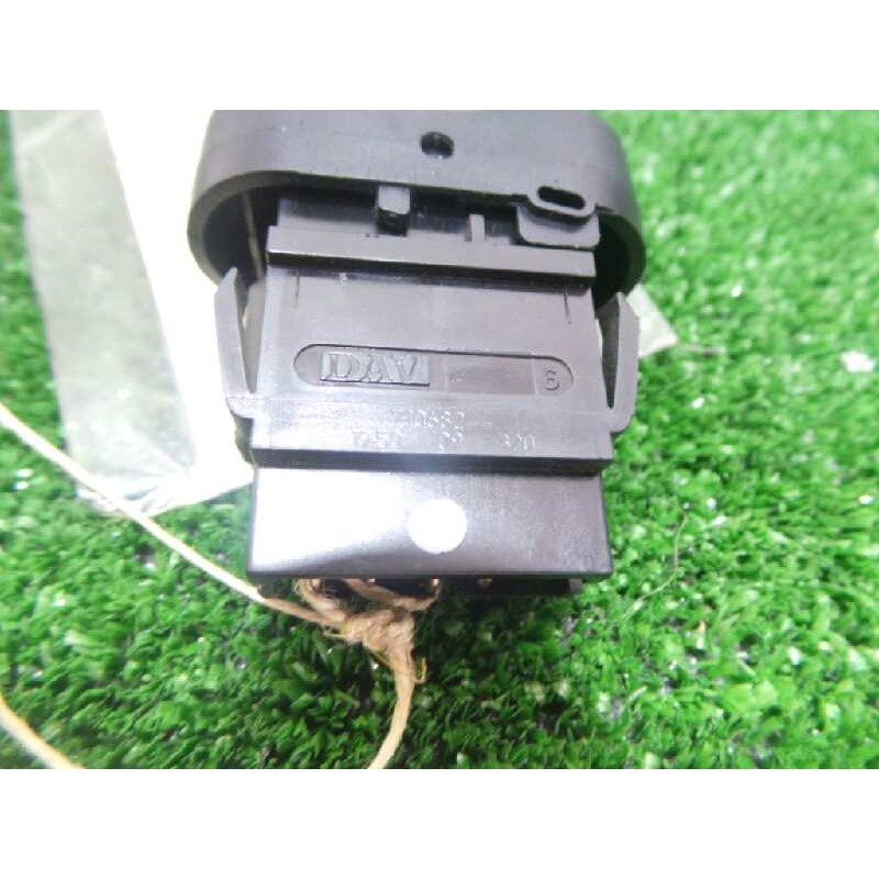 Recambio de boton luneta termica para dacia logan express 1.5 dci diesel cat referencia OEM IAM 710682  4.PINES