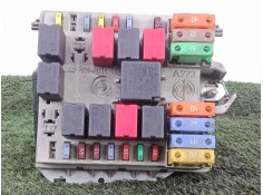 Recambio de caja reles / fusibles para fiat punto furgoneta/hatchback (188_) 1.3 jtd referencia OEM IAM A223 - 46835603 - 044082
