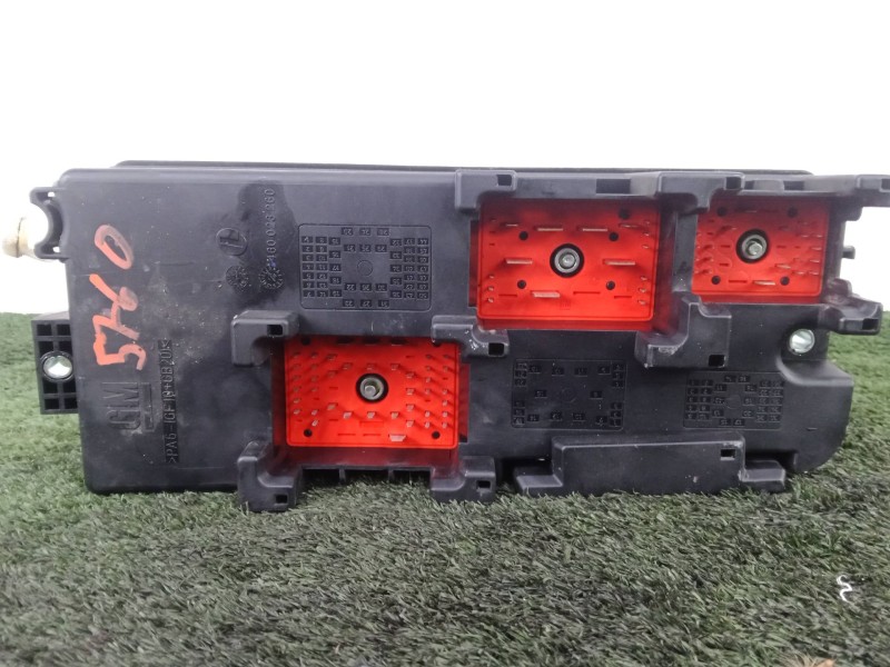 Recambio de caja reles / fusibles para opel vectra c berlina 1.9 16v cdti cat (z 19 dth / lrd) referencia OEM IAM 13190370 - 519