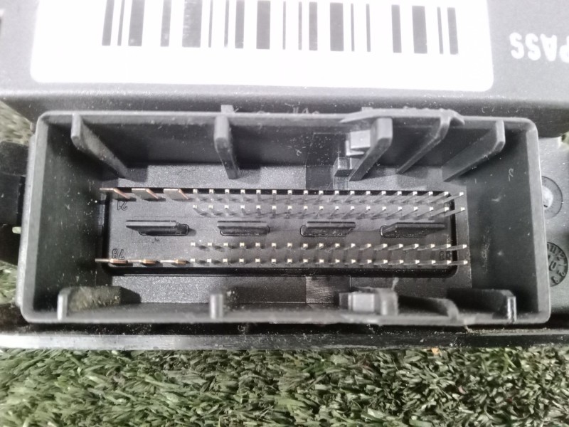 Recambio de caja reles / fusibles para opel vectra c berlina 1.9 16v cdti cat (z 19 dth / lrd) referencia OEM IAM 13199490 - 359