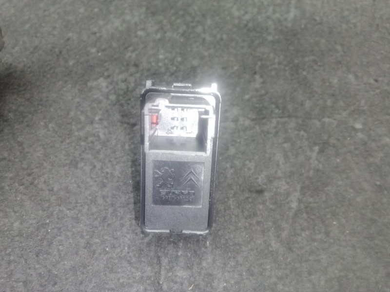 Recambio de mando elevalunas trasero derecho para peugeot 5008 (0u_, 0e_) 1.6 hdi referencia OEM IAM 96662297XT  