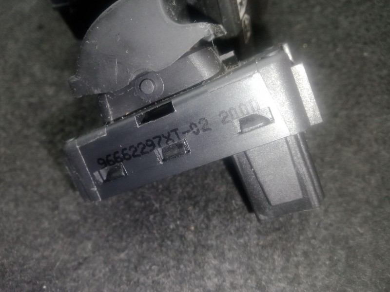Recambio de mando elevalunas trasero izquierdo para peugeot 5008 (0u_, 0e_) 1.6 hdi referencia OEM IAM 96662297XT  