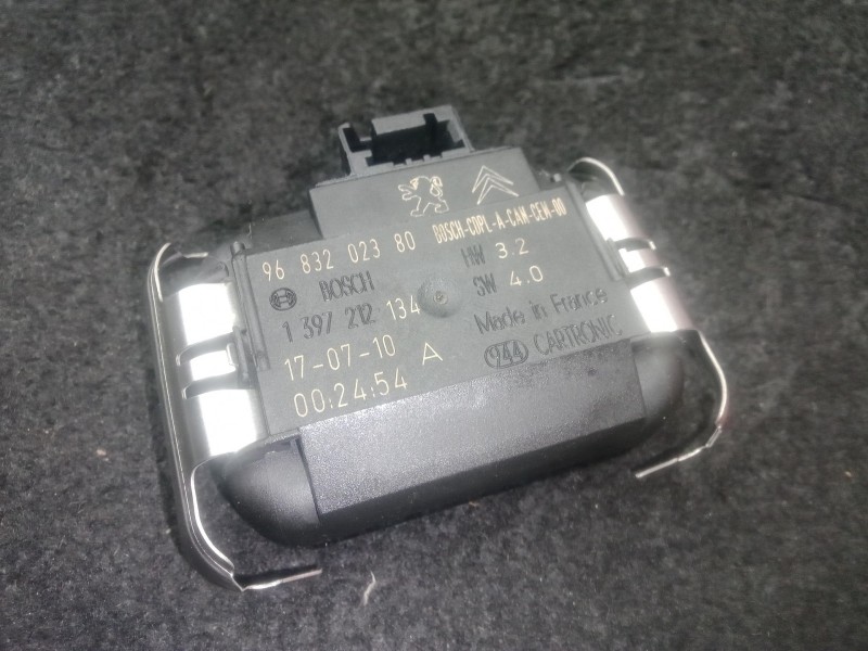 Recambio de sensor para peugeot 5008 (0u_, 0e_) 1.6 hdi referencia OEM IAM 9683202380 - 1397212134 BOSCH LLUVIA