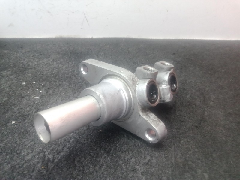 Recambio de bomba freno para peugeot 5008 (0u_, 0e_) 1.6 hdi referencia OEM IAM .  