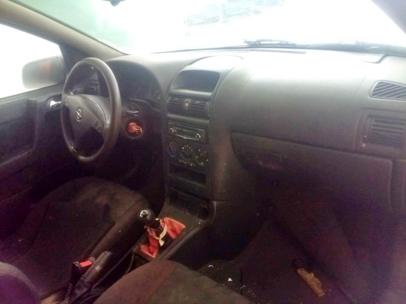 opel astra g hatchback (t98) del año 2001