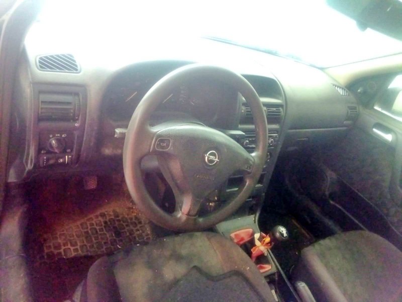 opel astra g hatchback (t98) del año 2001