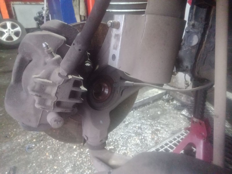 Recambio de mangueta delantera derecha para peugeot 5008 (0u_, 0e_) 1.6 hdi referencia OEM IAM   