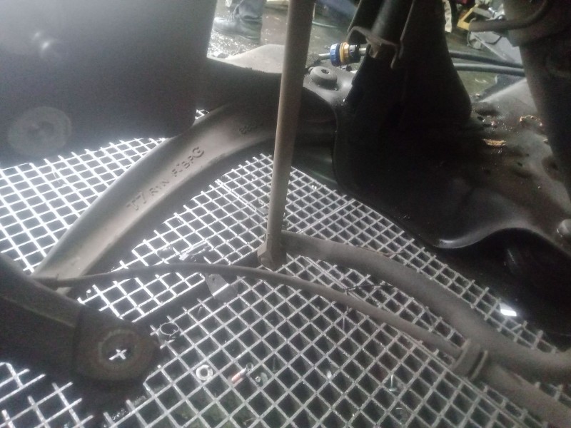 Recambio de brazo suspension inferior delantero izquierdo para peugeot 5008 (0u_, 0e_) 1.6 hdi referencia OEM IAM   