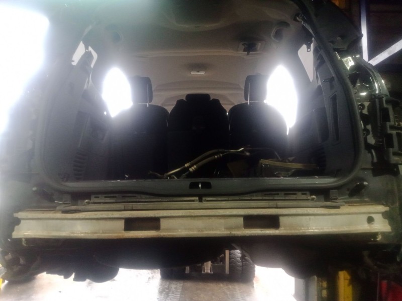 Recambio de refuerzo paragolpes trasero para peugeot 5008 (0u_, 0e_) 1.6 hdi referencia OEM IAM   