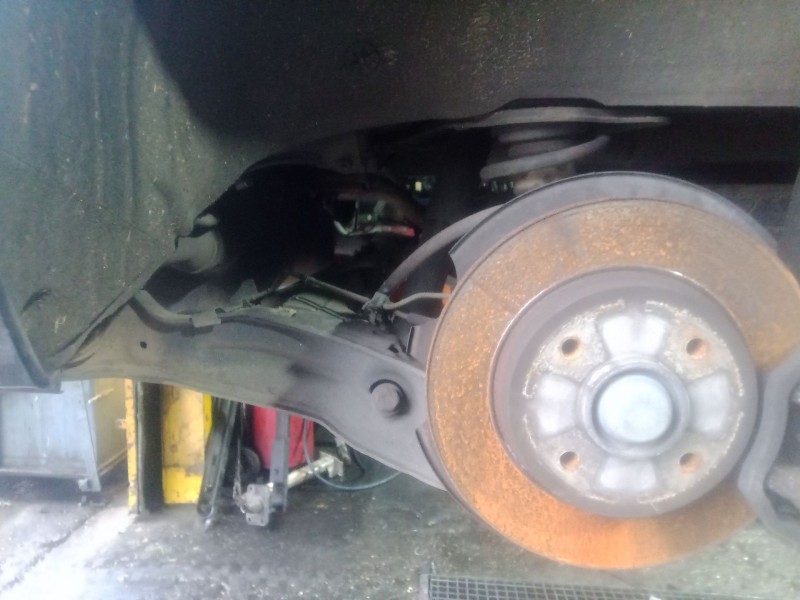 Recambio de puente trasero para peugeot 5008 (0u_, 0e_) 1.6 hdi referencia OEM IAM   