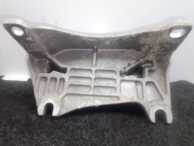 Recambio de soporte motor izquierdo para renault scenic iii 1.5 dci diesel fap referencia OEM IAM 326D50-26008J  