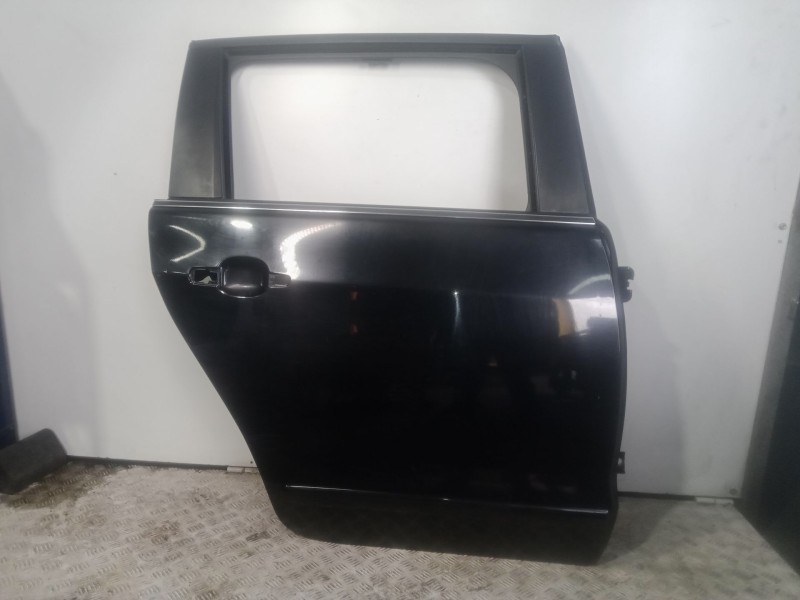 Recambio de puerta trasera derecha para peugeot 5008 (0u_, 0e_) 1.6 hdi referencia OEM IAM   NEGRO