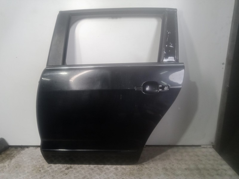 Recambio de puerta trasera izquierda para peugeot 5008 (0u_, 0e_) 1.6 hdi referencia OEM IAM   NEGRO