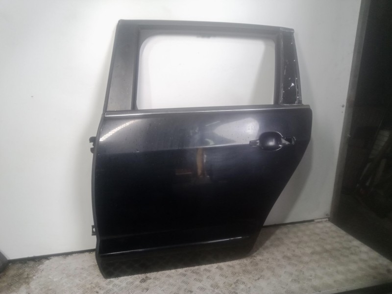 Recambio de puerta trasera izquierda para peugeot 5008 (0u_, 0e_) 1.6 hdi referencia OEM IAM   NEGRO