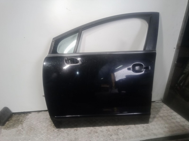 Recambio de puerta delantera izquierda para peugeot 5008 (0u_, 0e_) 1.6 hdi referencia OEM IAM   NEGRO