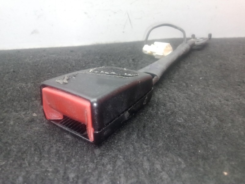 Recambio de enganche cinturon delantero derecho para peugeot 5008 (0u_, 0e_) 1.6 hdi referencia OEM IAM 9681989580 - 34039709  