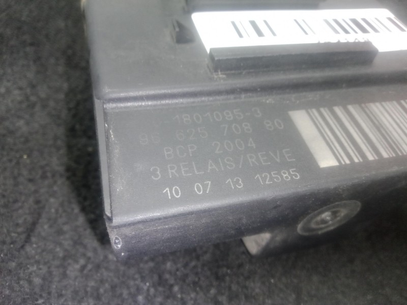 Recambio de caja precalentamiento para peugeot 5008 (0u_, 0e_) 1.6 hdi referencia OEM IAM 9662570880 - 018010953  