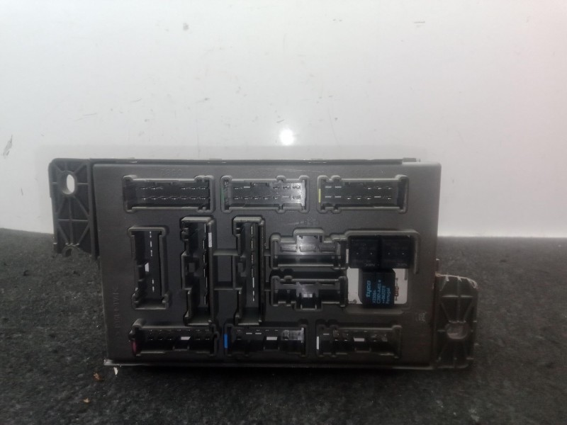Recambio de caja reles / fusibles para mini mini (r50, r53) one referencia OEM IAM 518030739ES - 690662604  