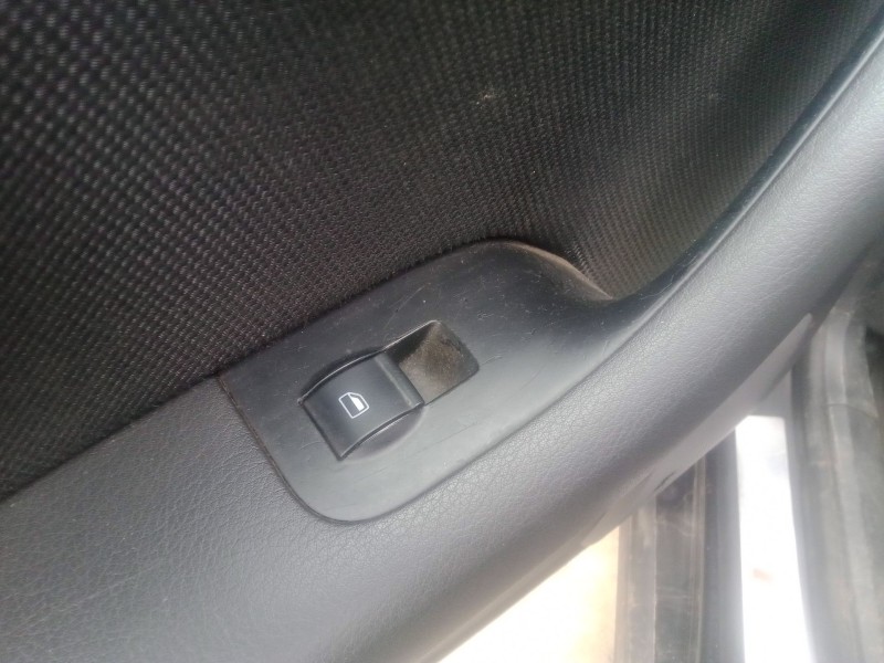 Recambio de mando elevalunas trasero izquierdo para audi a4 b7 avant (8ed) 2.0 tdi referencia OEM IAM   